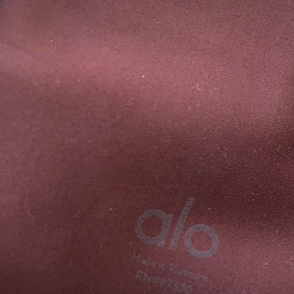 ALO Capri Leggings - Picture 6 of 7